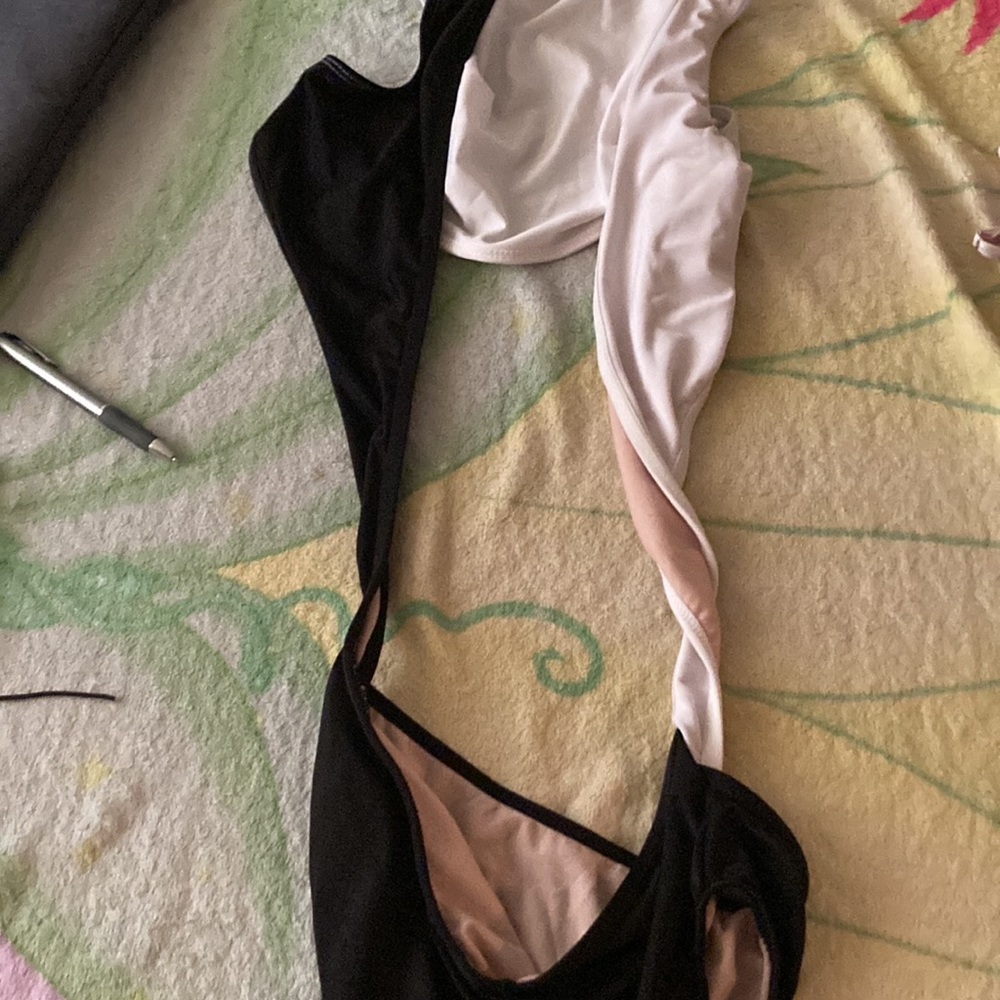 Has look good  swimsuit